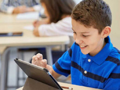 Школи можуть після 2023 року отримати понад 30 тисяч планшетів від Apple, – Мінцифра