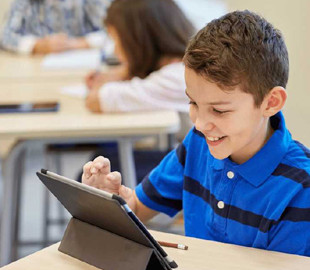 Школи можуть після 2023 року отримати понад 30 тисяч планшетів від Apple, – Мінцифра