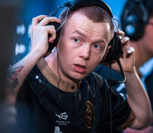 Легендарный игрок в Dota 2 возобновил карьеру