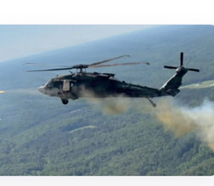 Black Hawk навчили запускати бойові дрони і керувати ними в польоті