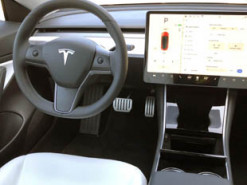 Эксперт: в Tesla критическая ситуация, Маску верить нельзя