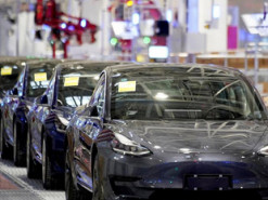 Китайская гигафабрика Tesla выпускает более половины всех электромобилей компании