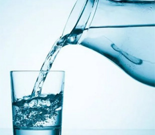 Лікарі підказали, скільки бажано пити води в день при гіпертонії