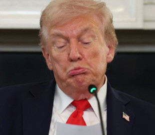 Трампа хочуть засудити за платний доступ до його постів у Truth Social