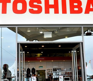 Toshiba решила разделиться на две компании, а не на три