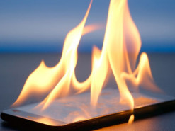 Названо найнебезпечніші місця для смартфона у спеку