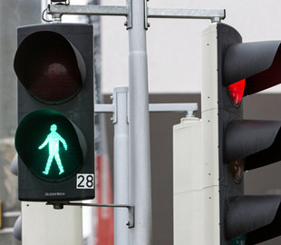 Светофоры будущего будут заранее знать, когда вы хотите перейти улицу
