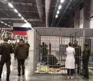 Мобілізація по-російськи: у Казані "мобіків" саджають до кліток (фото)