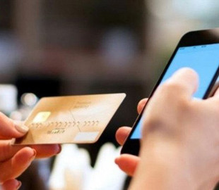 Подружжя втратило майже мільйон гривень через шахраїв, що пропонували виплати від імені благодійників