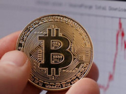 В Invesco допустили падение биткоина ниже $30 000 в 2022 году
