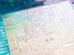 Чипы Cognifiber обещают избавить современную электронику от кремния