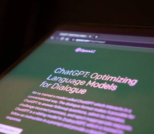 OpenAI працює над захистом користувачів від емоційної нестабільності у чатах зі ШІ