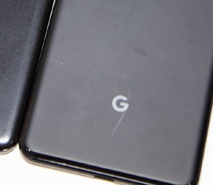 За неполные сутки на части смартфонов Google Pixel 3 XL облезла краска
