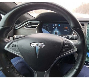 «Несправність кожні 8 хвилин»: NYT розкритикувала систему автопілота Tesla