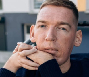 Гусакову заочно повідомили про підозру в шахрайстві