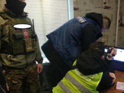 У Чернігові кіберполіція виявила чоловіка, який незаконно розповсюджував фільми відомих кінокомпаній