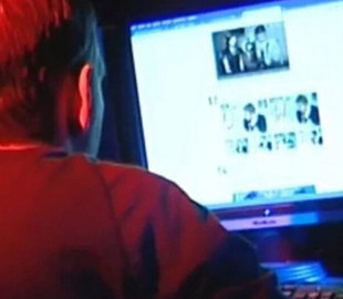 На Донеччині чоловік «присмоктався» до сусідського WiFi та качав дитяче порно