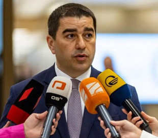 Грузія погрожує BBC судом за матеріал про газ каміт, яким, за версією розслідування, розганяли протести