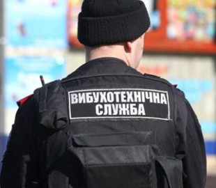 Одесские правоохранители проверяют информацию о заминировании нескольких административных зданий и парка