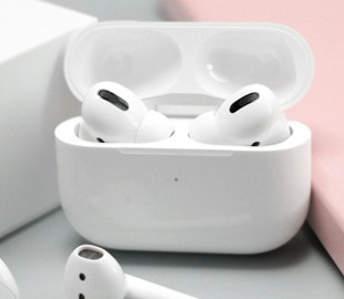 Погіршився звук в AirPods: як безпечно почистити навушники вдома за 5 хвилин