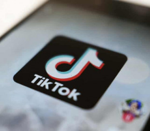 Исследование: алгоритмы TikTok направляют пользователей на ложные новости о войне в Украине