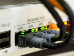 Щоб Wi-Fi працював без світла: як підключити роутер до повербанка