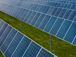 Величезні сонячні панелі з ефективністю 20,6% встановили світовий рекорд: що відомо