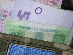 Скільки українців жертвували гроші на ЗСУ: результати соцопитування
