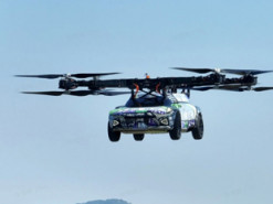 Автомобіль китайського стартапу може перелітати пробки