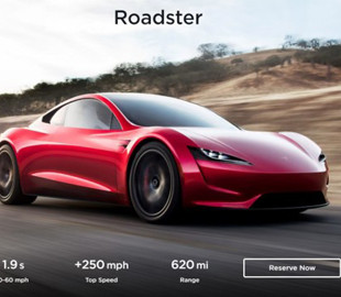 Глава Bugatti прокоментував рекордний розгін Tesla Roadster