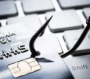 Жінка втратила 59 тисяч гривень, повіривши «працівнику банку»