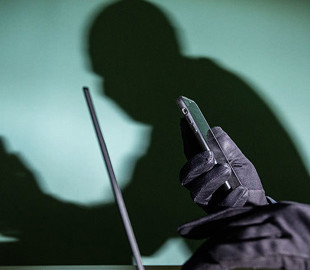 Витратив кошти на азартні ігри: у Запоріжжі викрили інтернет-афериста, який нажився на пожертвуваннях для загиблих від ракетного удару