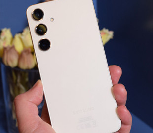 Оприлюднено перше живе фото прототипу Samsung Galaxy S25