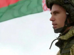 У Білорусі почали видавати зброю рятувальникам