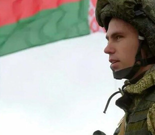 У Білорусі почали видавати зброю рятувальникам