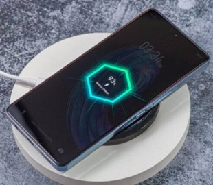 Чи шкодить бездротова зарядка смартфону: правда та вигадки