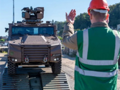 Французька армія вперше розгорнула броньовану машину Serval біля російського кордону