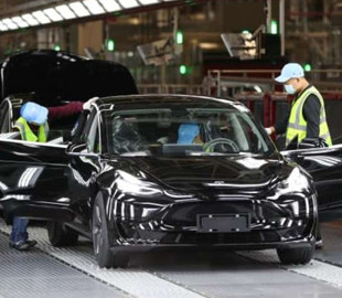 Tesla пришлось убрать один компонент из китайских Model 3 и Model Y, чтобы справиться с нехваткой чипов
