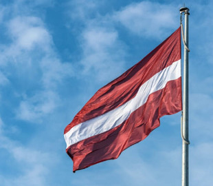 Жінку у Латвії засудили до шести років тюрми за донат армії РФ