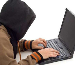 Мешканка Запоріжжя викрила шахраїв, що діяли від імені капелана