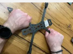 Український розробник оприлюднив інструкцію зі складання дронів у домашніх умовах