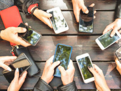 Названы самые мощные смартфоны июня