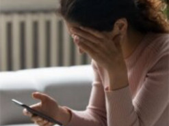 Шахраї знову взялись за пенсіонерів: телеграмом ширяться фейкові новини про скорочення пенсій