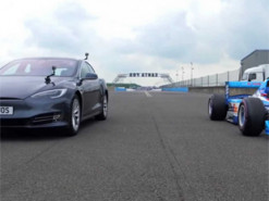 Електрокар Tesla позмагався із болідом Ф1 Benetton B197