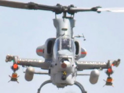 Уперше вертоліт американських ВМС Bell AH-1Z Viper помітили з новими далекобійними ракетами