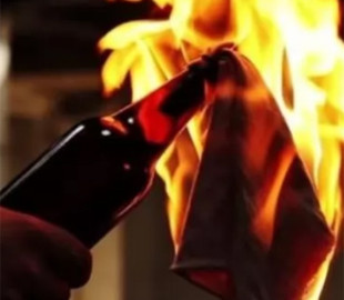 Підпалили суд за 40 тисяч гривень і зняли відео на замовлення рф: двом черкащанам вручили підозру