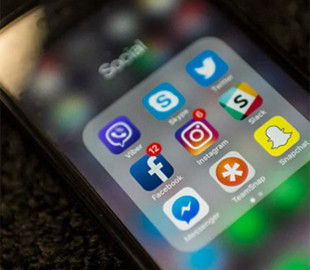 Жінку засудили за розсилання порнографії кумові у Viber