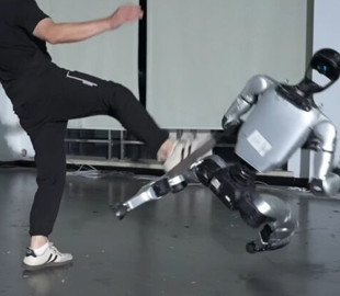 Роботи "відчуватимуть біль": вчені розробили електронну шкіру з імітацією нервової системи