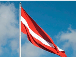 Латвія заборонила в'їзд відомим путіністам