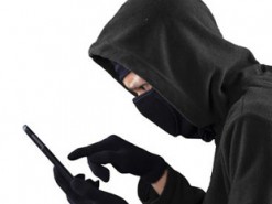 Через звичайну смс чоловік втратив 26 тисяч гривень